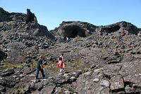 Hellisskútar-í-Katlahrauni.jpg